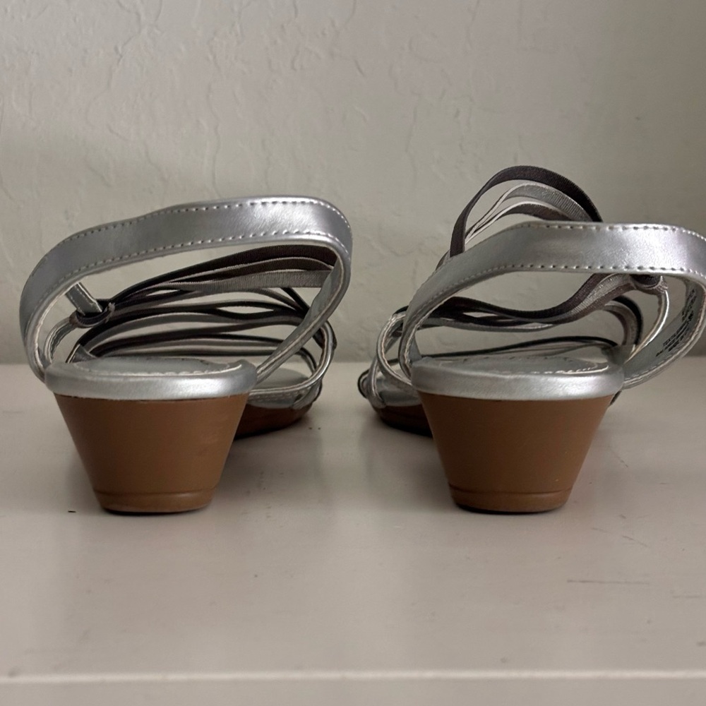 Impo Shoes Stretch Metallic Silver Strappy Low Wedge Sandal, 6.5 Women’s - Picture 6 of 9